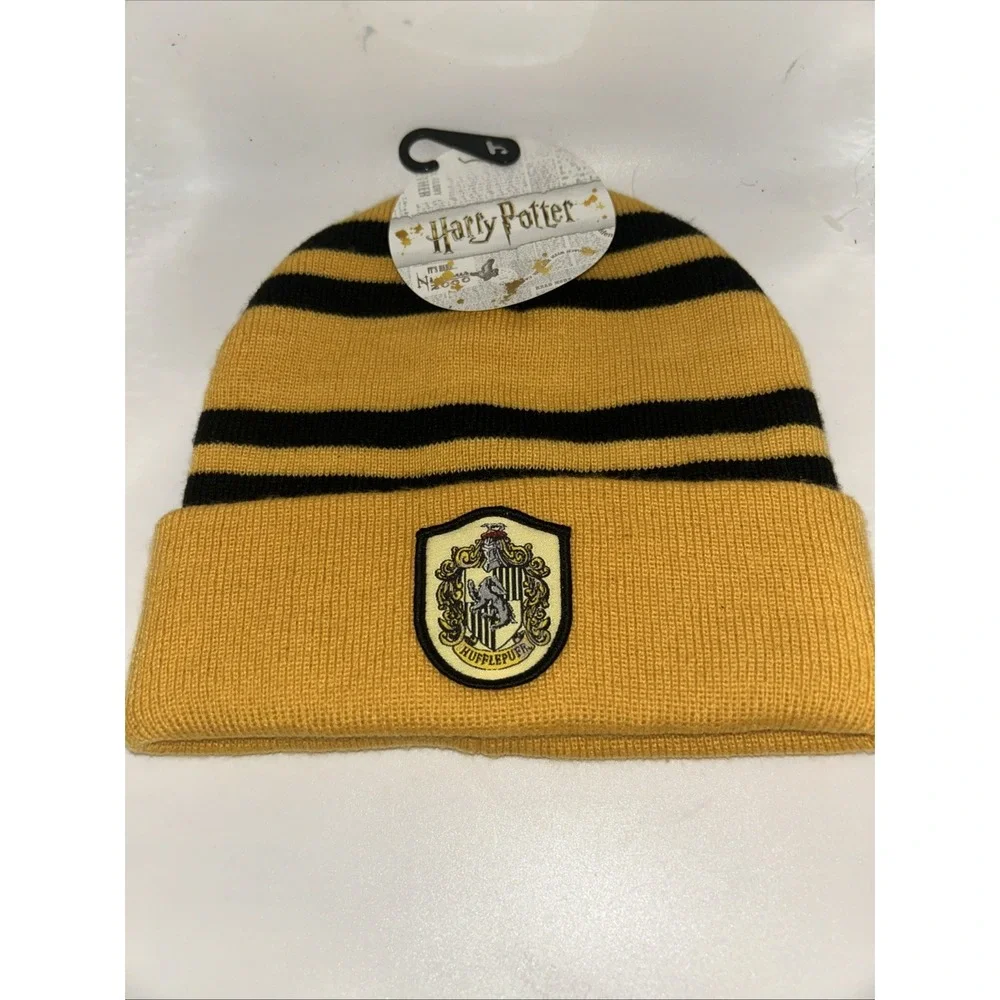 Official‎ Harry Potter Hufflepuff Beanie Hat Yellow Black Striped Crest Hogwarts